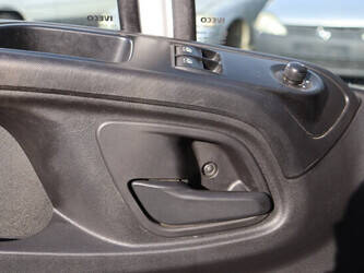 iveco-daily-1427546-45735961