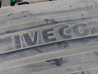 iveco-daily-1427546-45735978