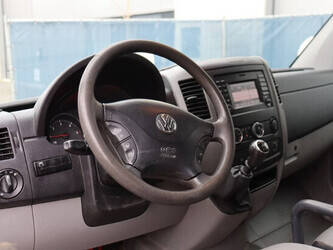 2015-volkswagen-crafter-1427554-45736360