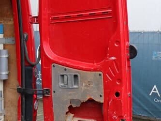 2015-volkswagen-crafter-1427554-45736371