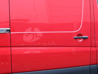 2015-volkswagen-crafter-1427554-45736377