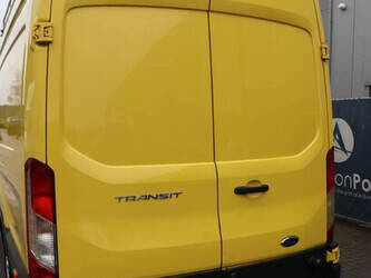 2016-ford-transit-1427557-45736476