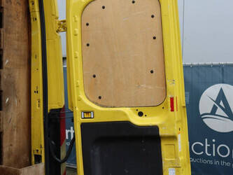 2016-ford-transit-1427557-45736500