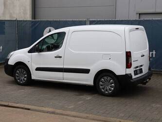 2018-peugeot-partner-1427561-45736626