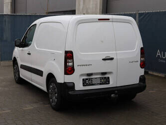 2018-peugeot-partner-1427561-45736627