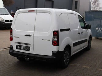 2018-peugeot-partner-1427561-45736629