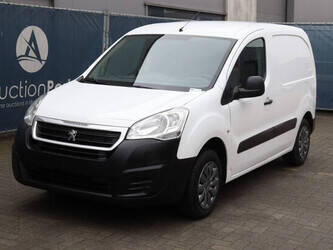 2018-peugeot-partner-1427561-45736632