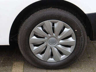 2018-peugeot-partner-1427561-45736636