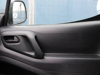 2018-peugeot-partner-1427561-45736647