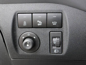 2018-peugeot-partner-1427561-45736656