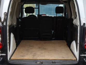 2018-peugeot-partner-1427561-45736659