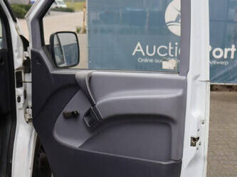 2002-mercedes-benz-vito-45736752