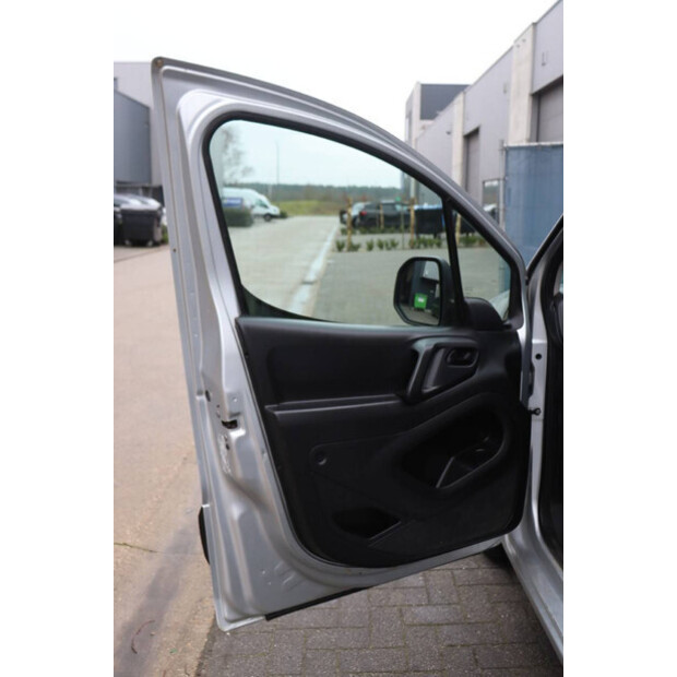 2011 سيتروين BERLINGO-45736784