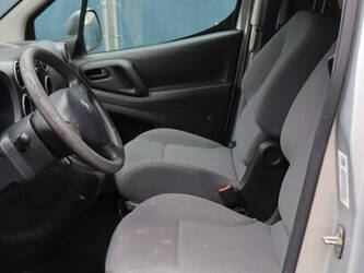 2013-peugeot-partner-1427568-45736956