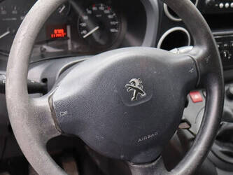 2013-peugeot-partner-1427568-45736960