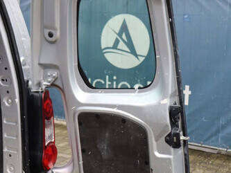 2013-peugeot-partner-1427568-45736970