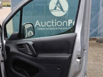 2013-peugeot-partner-1427568-45736978