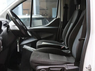 2016-ford-transit-custom-1427575-45737193