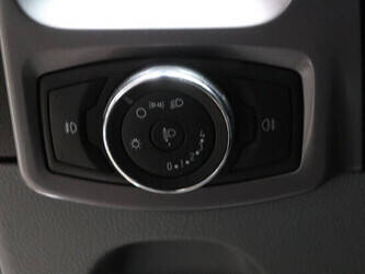 2016-ford-transit-custom-1427575-45737207