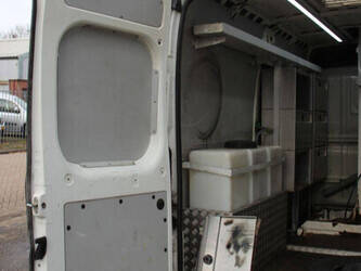 peugeot-boxer-1427580-45737486