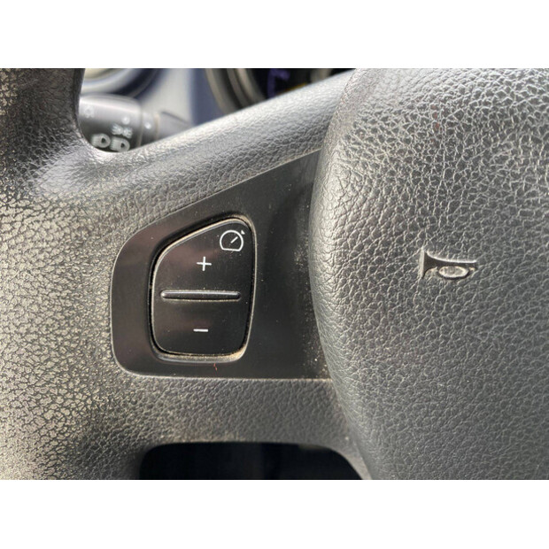 2015 أوبل VIVARO-B-45737724