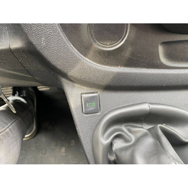 2015 أوبل VIVARO-B-45737725