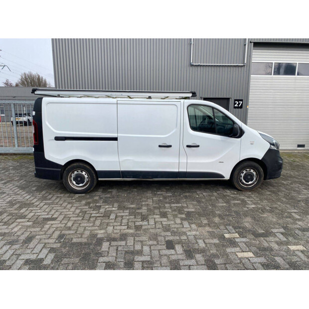 2015 أوبل VIVARO-B-45737727