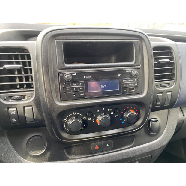 2015 أوبل VIVARO-B-45737729