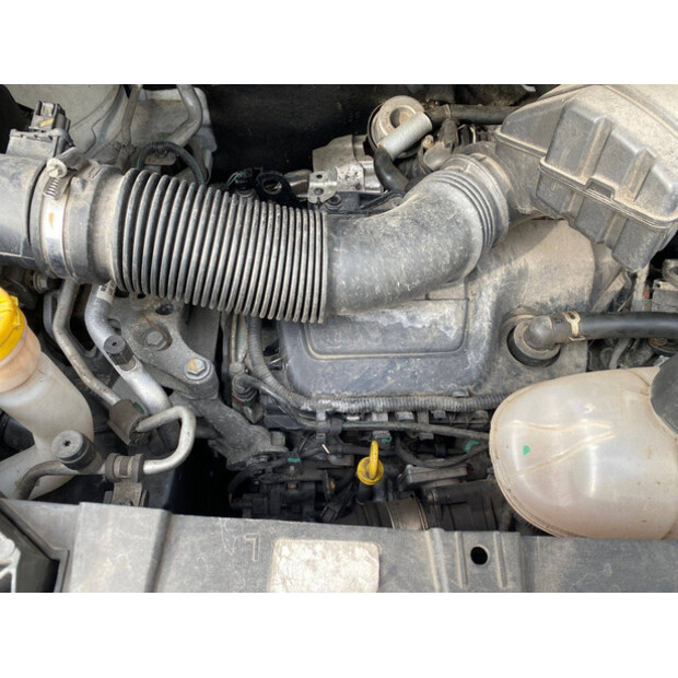 2015 أوبل VIVARO-B-45737743