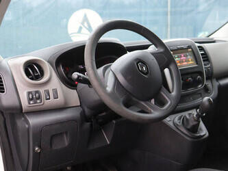 2019-renault-trafic-1427592-45737959