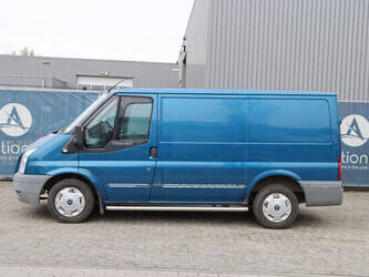 ford-transit-1427593-45737985