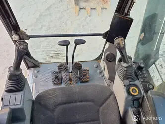 2021-caterpillar-320-1396070-45738717