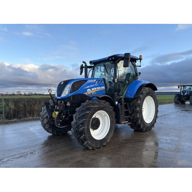 2020 New Holland T7.210-45738868