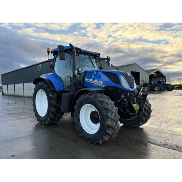 2020 New Holland T7.210-45738870
