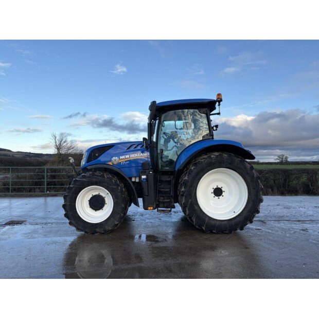 2020 New Holland T7.210-45738877