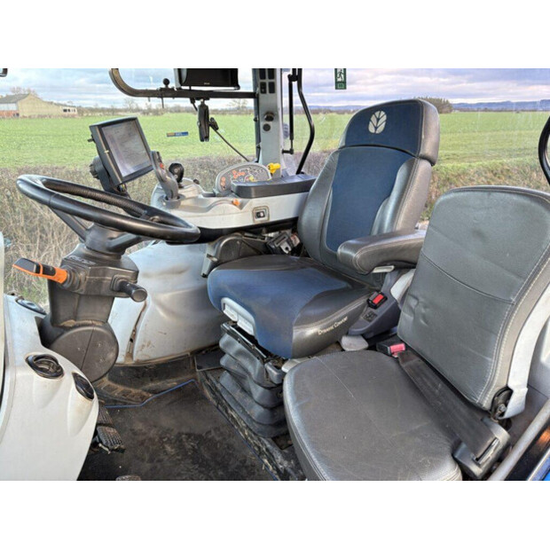 2020 New Holland T7.210-45738878