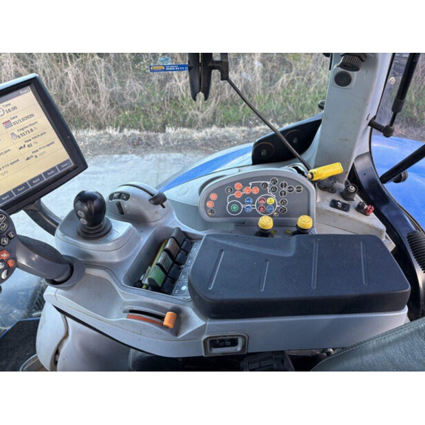 2020 New Holland T7.210-45738879