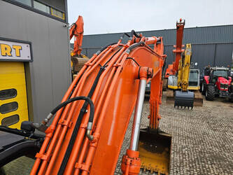 2022-hitachi-zx220lc-1425679-45739291