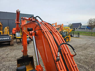 2022-hitachi-zx220lc-1425679-45739292