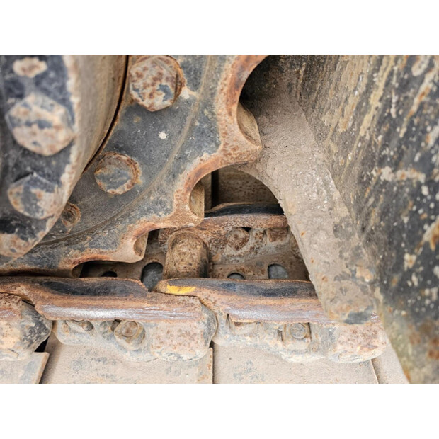 2022 Hitachi ZX220LC-45739304