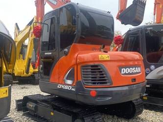 صورة ل حفارات مجنزرة 2025 دووسان DX60-9C