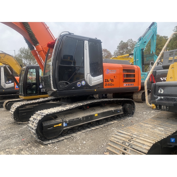 2024 Hitachi ZX240-45741190