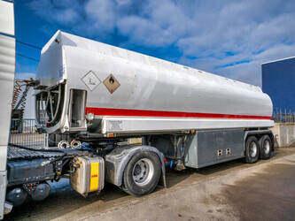 صورة ل خزانات لنقل النفط 1999 إي كيه دبليو OTHERS