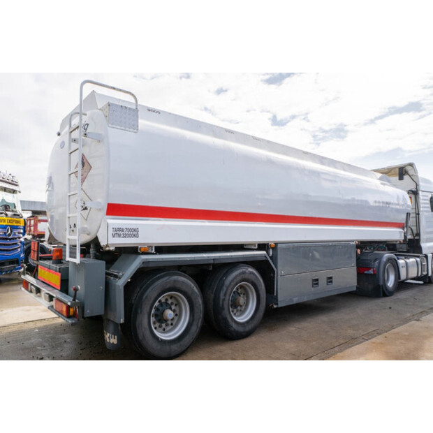 1999 إي كيه دبليو OTHERS-45741564