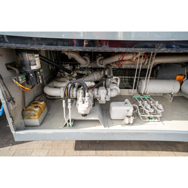 1999 إي كيه دبليو OTHERS-45741572