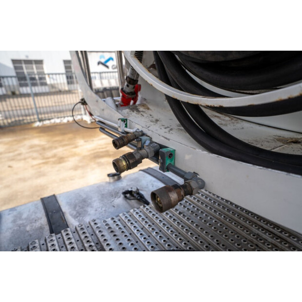 1999 إي كيه دبليو OTHERS-45741585