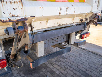 2010-volvo-fm-330-1427850-45741935