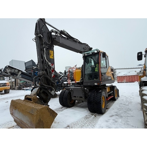 2022 فولفو EWR170E-45749461