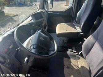 2009-renault-premium-1427937-45756021