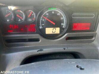 2009-renault-premium-1427937-45756023